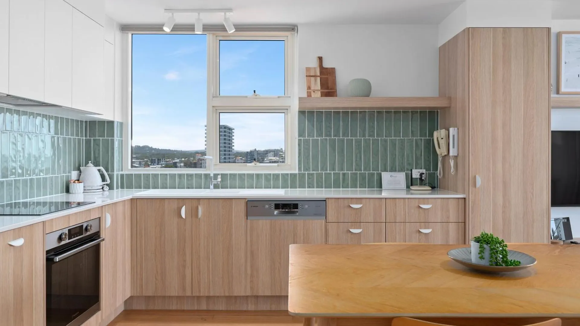 84 The Spit Holiday Apartments Mooloolaba 3*,  Australia